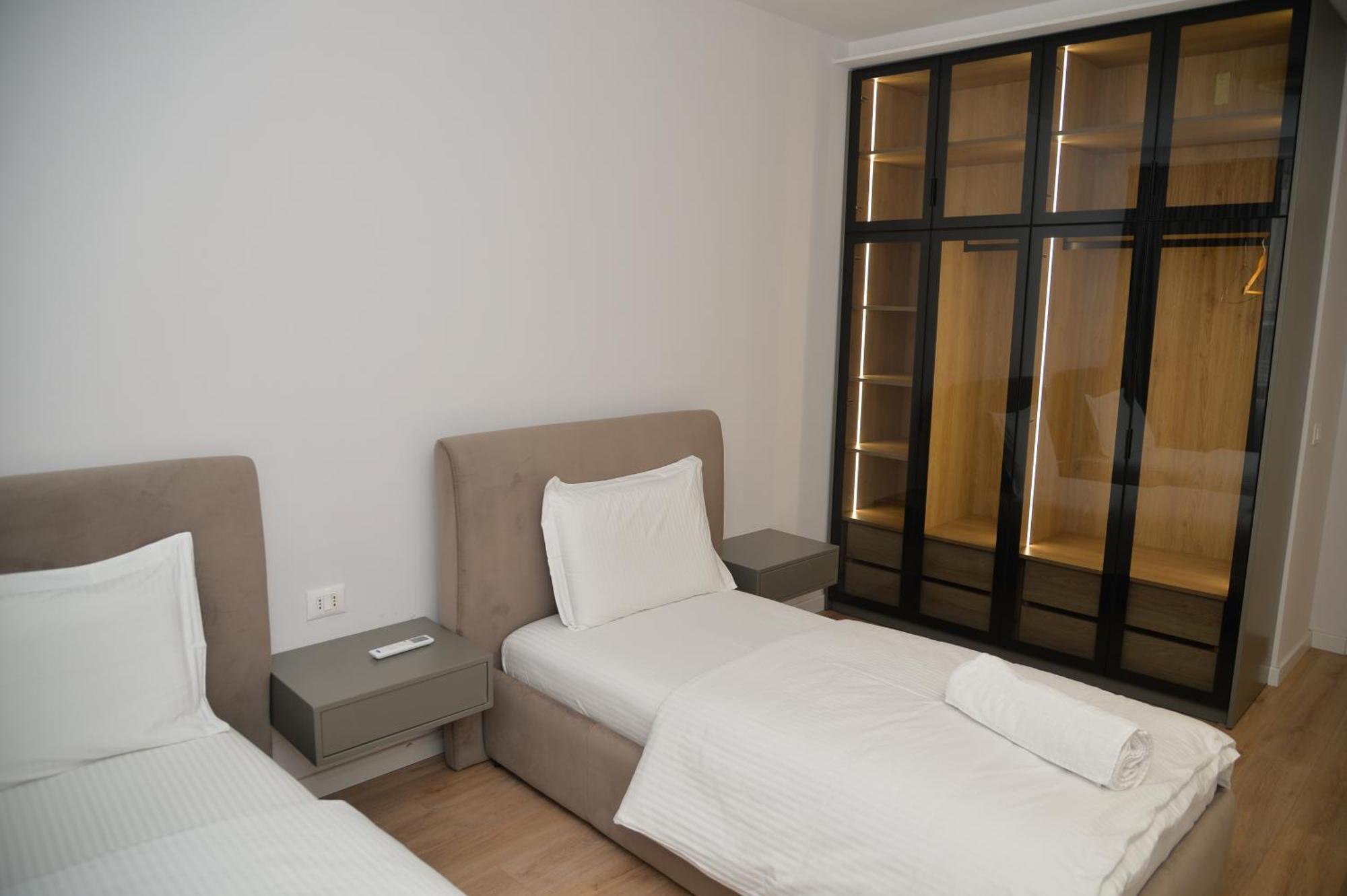 Hera Deluxe * Тирана